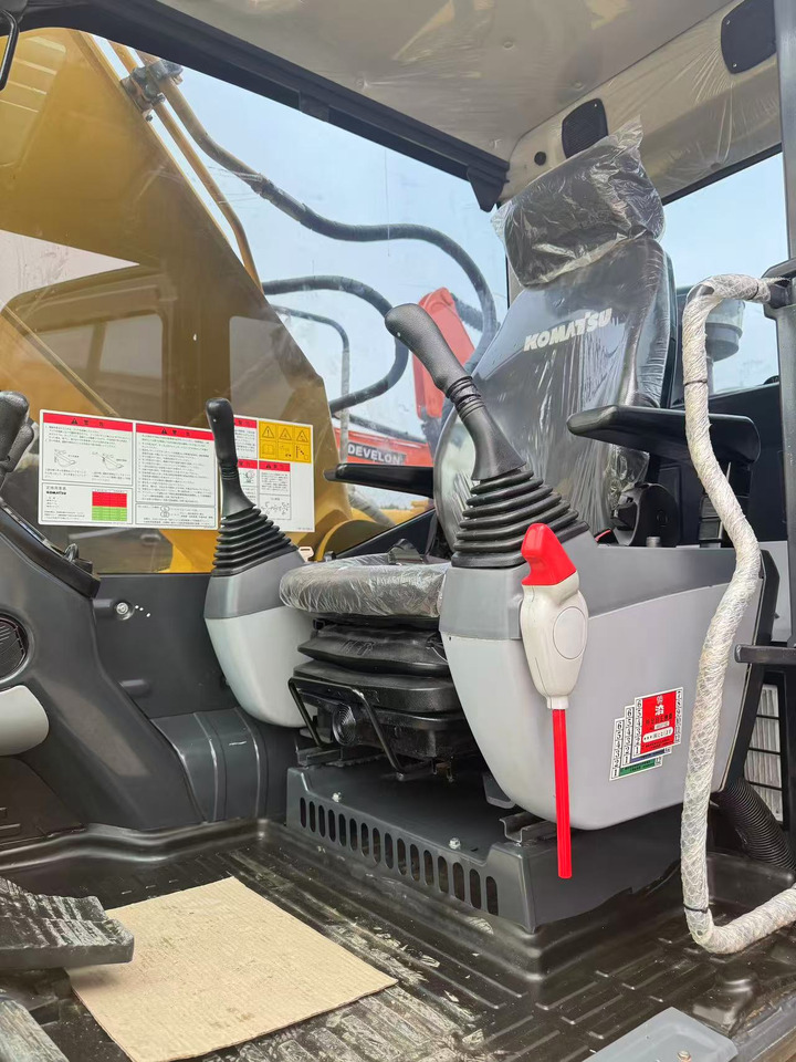 KOMATSU PC210-8 - Crawler excavator: picture 3 KOMATSU PC210-8 - Crawler excavator: picture 3