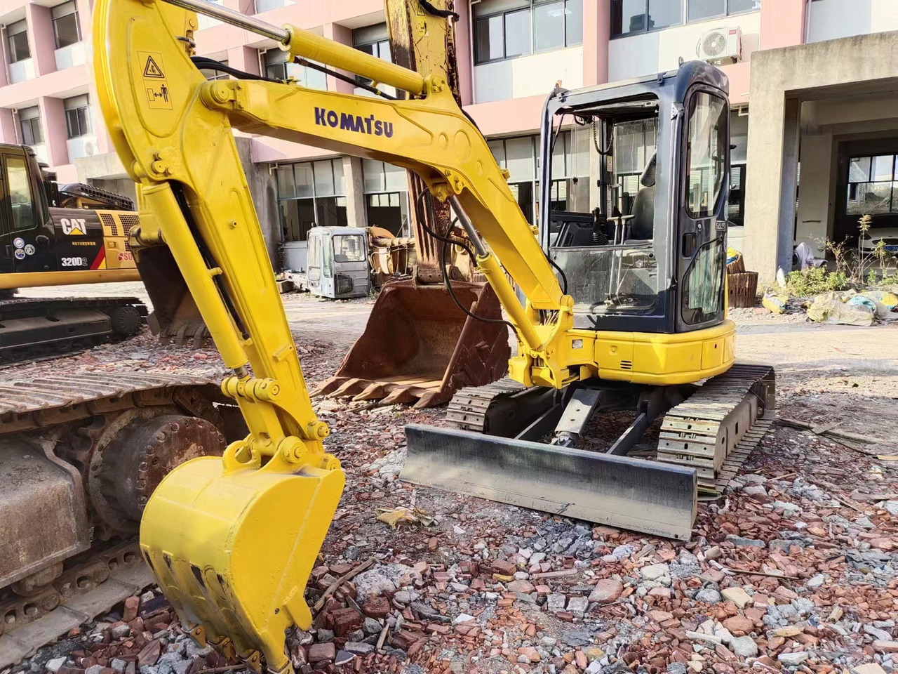 KOMATSU PC35MR - Mini excavator: picture 2 KOMATSU PC35MR - Mini excavator: picture 2