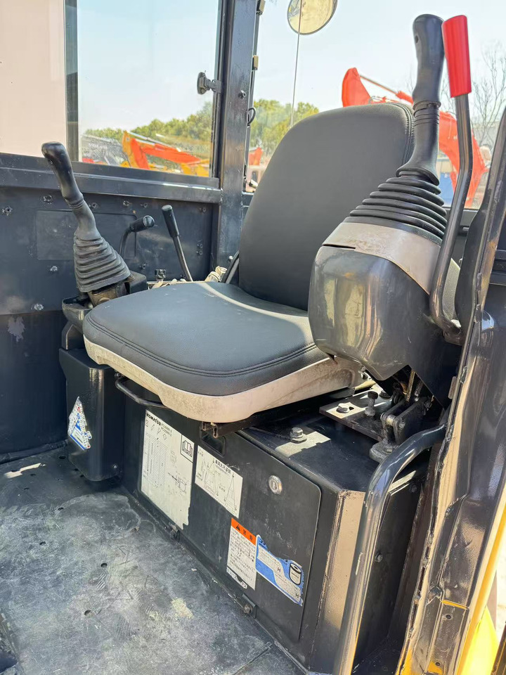 KOMATSU PC35MR - Mini excavator: picture 3 KOMATSU PC35MR - Mini excavator: picture 3