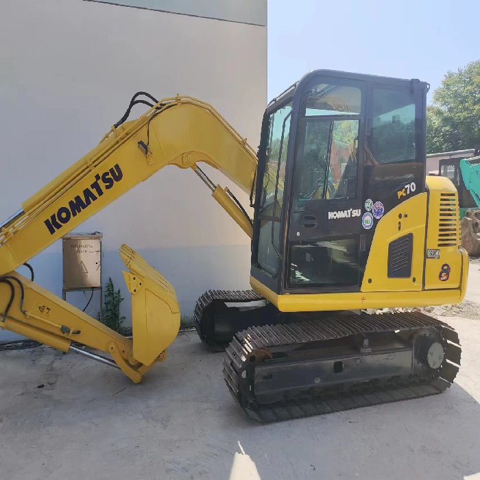 KOMATSU pc70-8 - Crawler excavator: picture 1 KOMATSU pc70-8 - Crawler excavator: picture 1