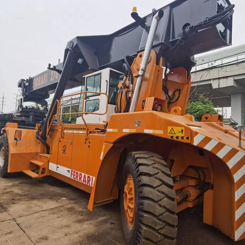 LIEBHERR 278 - Reach stacker: picture 2 LIEBHERR 278 - Reach stacker: picture 2