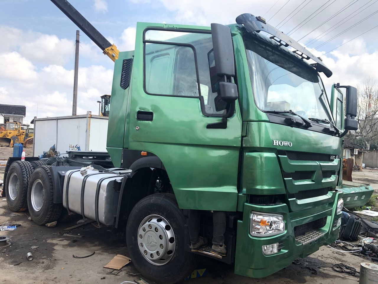 Tractor unit HOWO 420: picture 1