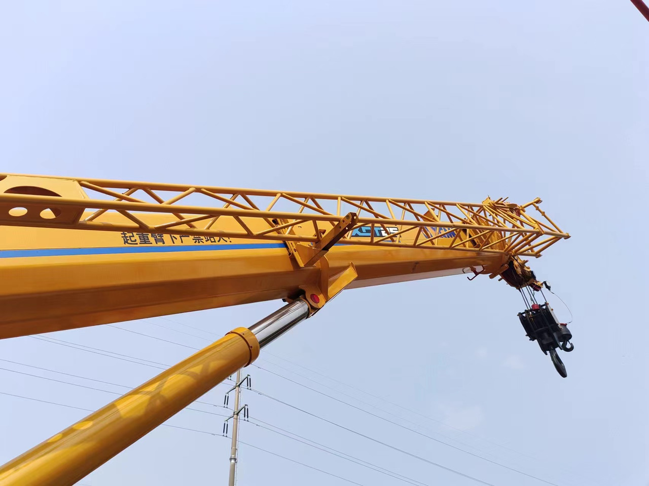 XCMG QY25K - Mobile crane: picture 5 XCMG QY25K - Mobile crane: picture 5