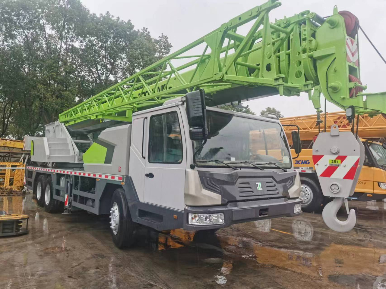 ZOOMLION ZTC251V - Mobile crane: picture 1 ZOOMLION ZTC251V - Mobile crane: picture 1
