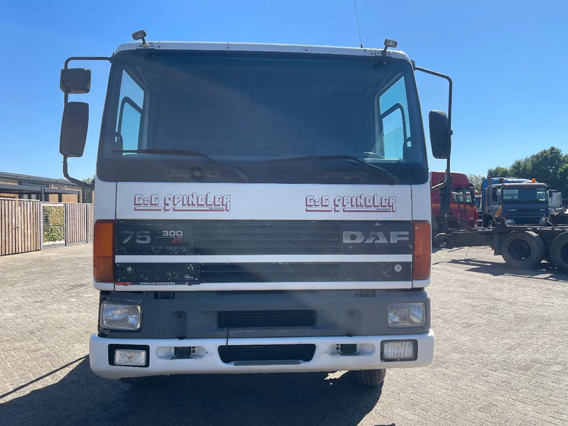 DAF 75.300 FLATBED TRUCK - Dropside/ Flatbed truck: picture 2 DAF 75.300 FLATBED TRUCK - Dropside/ Flatbed truck: picture 2