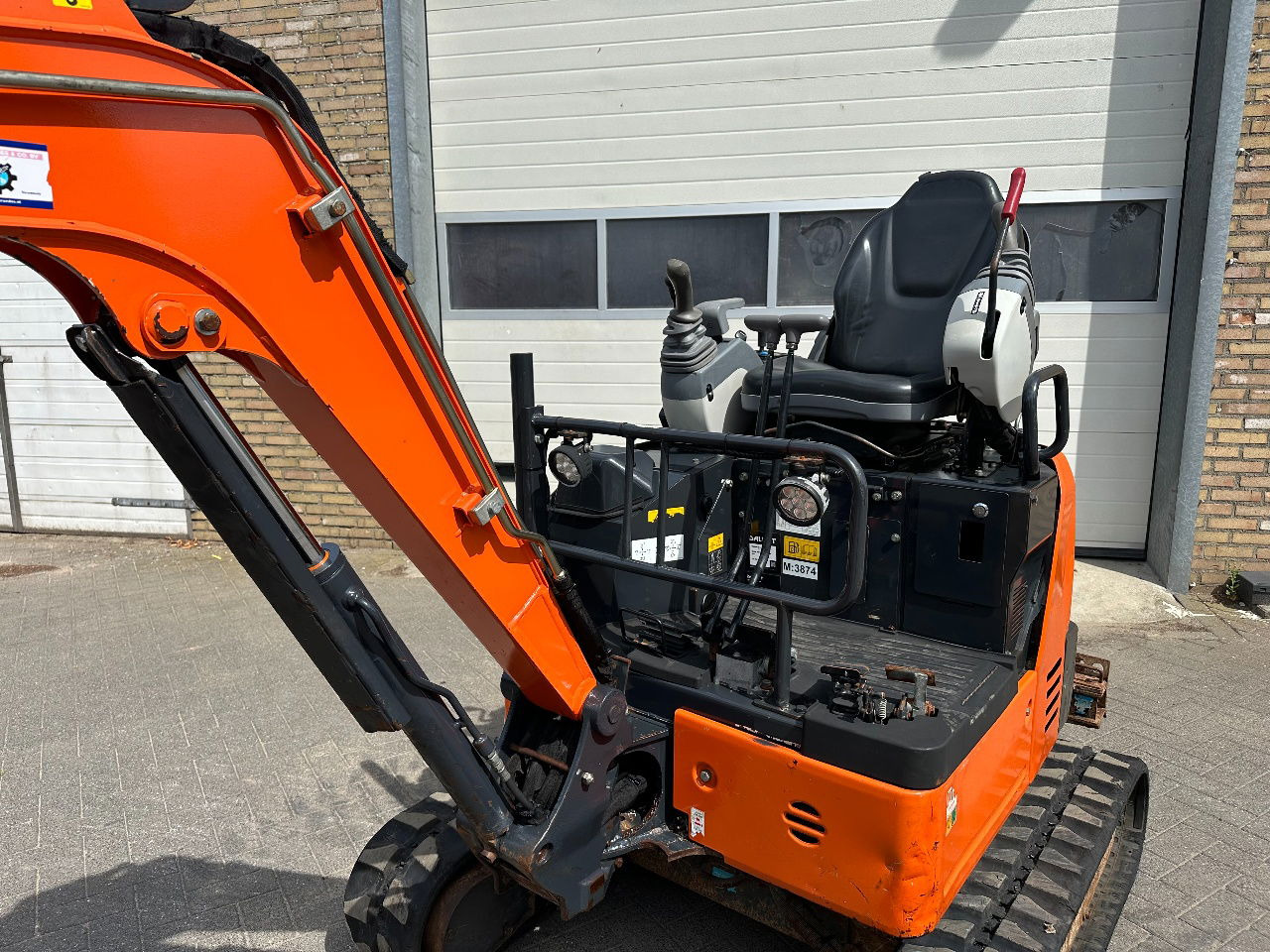 Hitachi ZX19U-6 YR - Mini excavator: picture 2 Hitachi ZX19U-6 YR - Mini excavator: picture 2