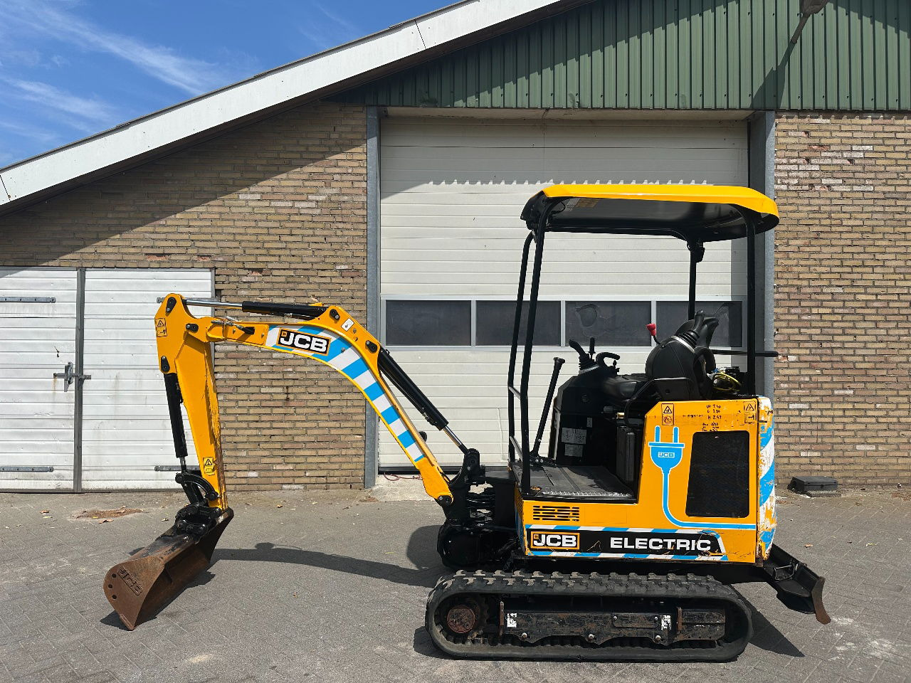 JCB 19c-1 E 100 elektrisch - Mini excavator: picture 3 JCB 19c-1 E 100 elektrisch - Mini excavator: picture 3