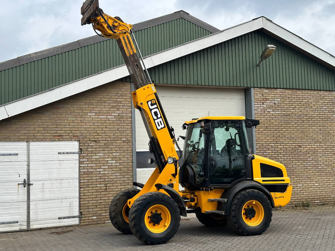 JCB TM220 SV A - Telescopic wheel loader: picture 4 JCB TM220 SV A - Telescopic wheel loader: picture 4