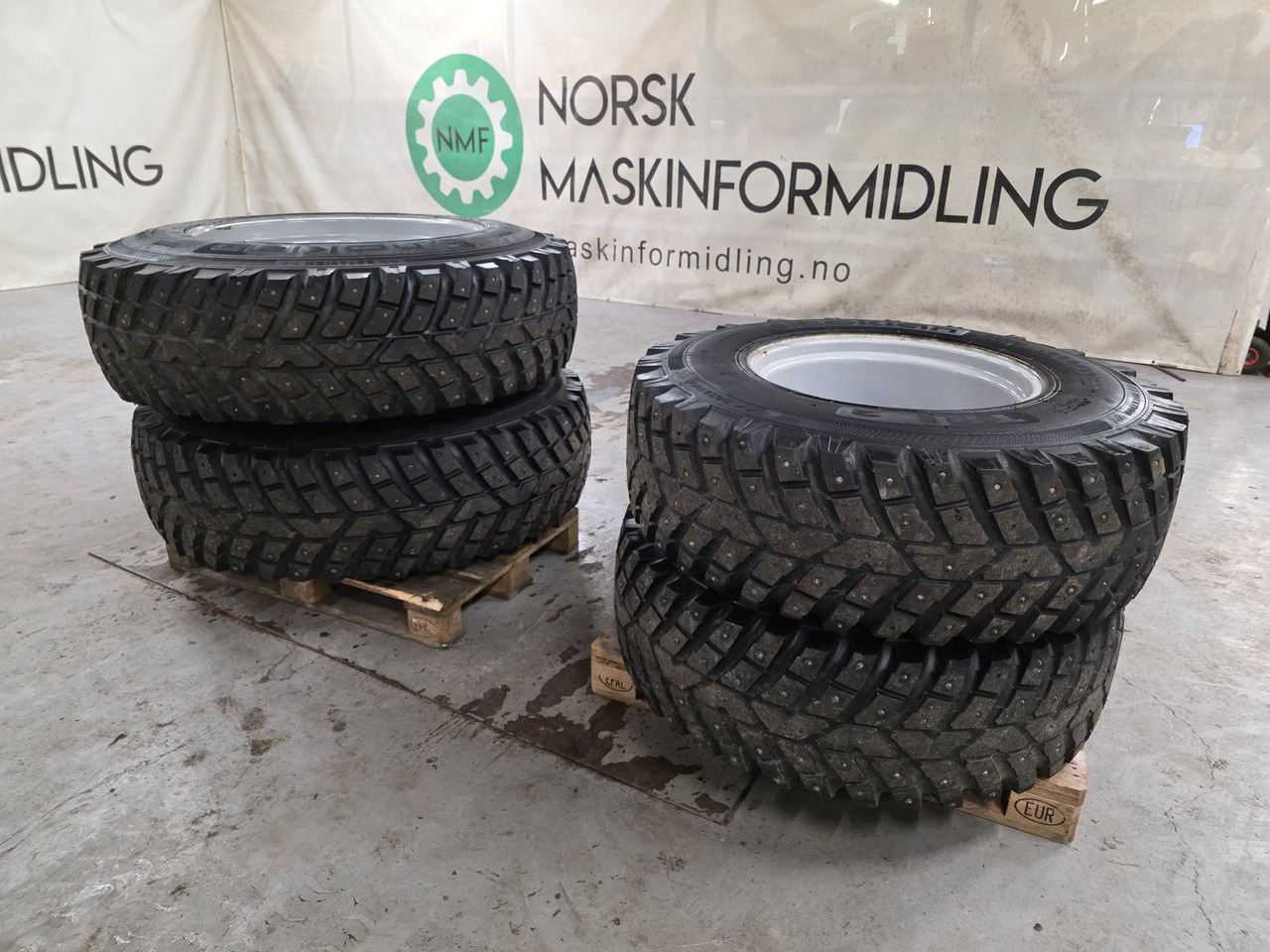 Andre TRI 2 Vinterdekk - Wheel and tire package for Agricultural machinery: picture 1 Andre TRI 2 Vinterdekk - Wheel and tire package for Agricultural machinery: picture 1