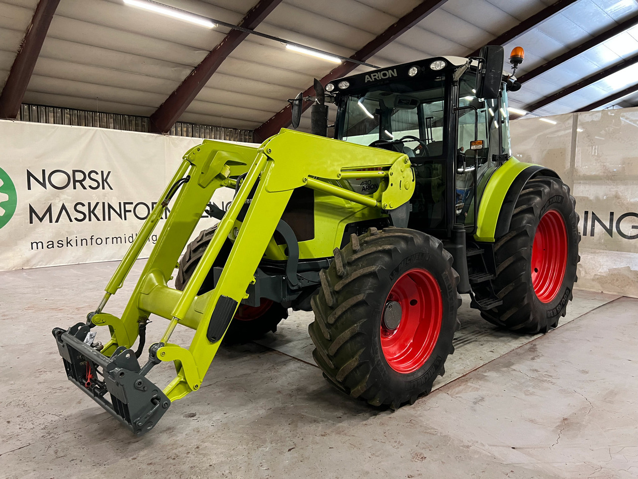CLAAS Arion 430 - Farm tractor: picture 2 CLAAS Arion 430 - Farm tractor: picture 2