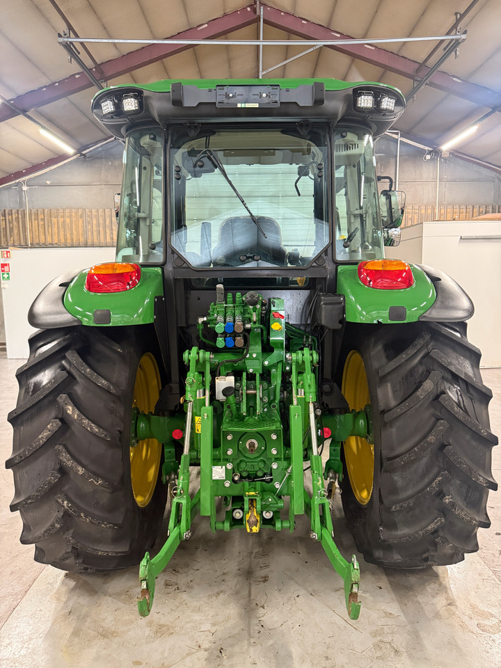 John Deere 5115M - Farm tractor: picture 5 John Deere 5115M - Farm tractor: picture 5