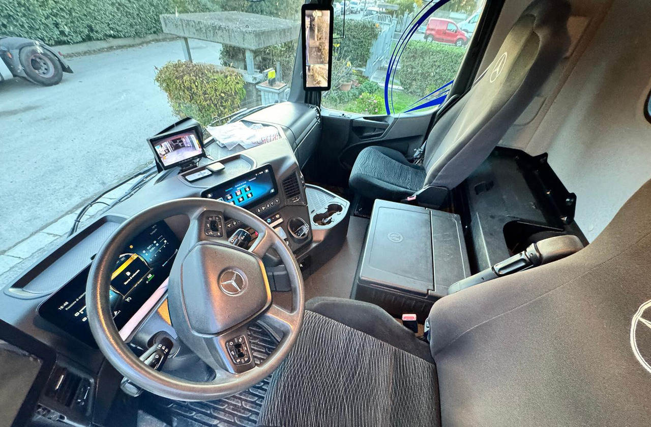 - Tipper: picture 4 - Tipper: picture 4