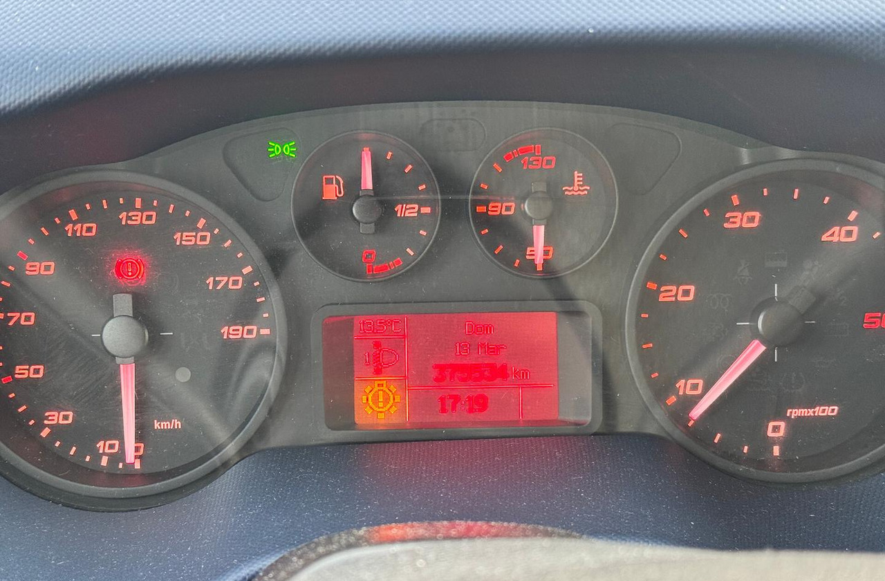 - Refrigerated delivery van: picture 5 - Refrigerated delivery van: picture 5