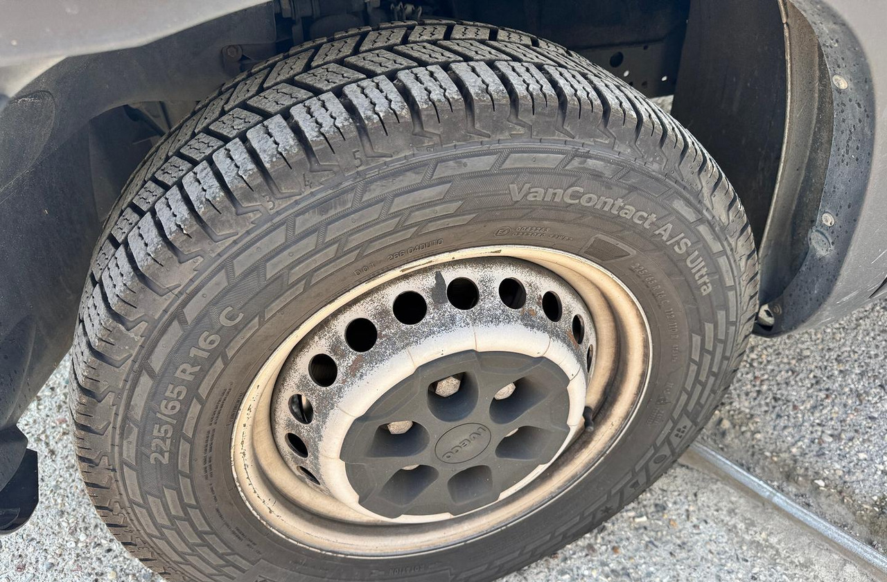 Refrigerated delivery van : picture 9