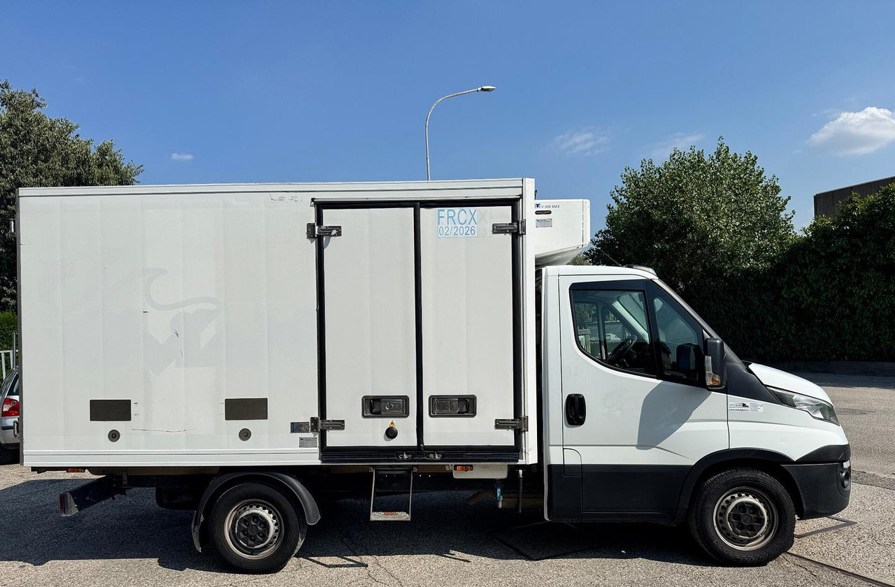 Refrigerated delivery van : picture 14