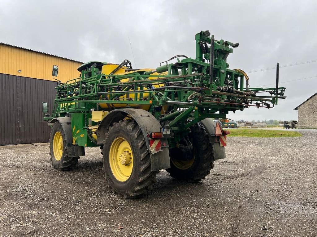 John Deere R4040i - Self-propelled sprayer: picture 4 John Deere R4040i - Self-propelled sprayer: picture 4