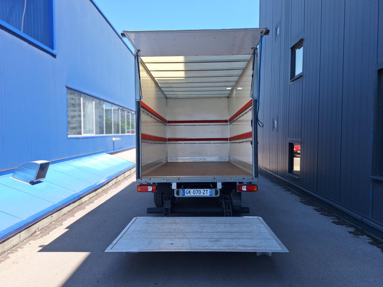 IVECO Daily 35 C 16 - Closed box van: picture 3 IVECO Daily 35 C 16 - Closed box van: picture 3