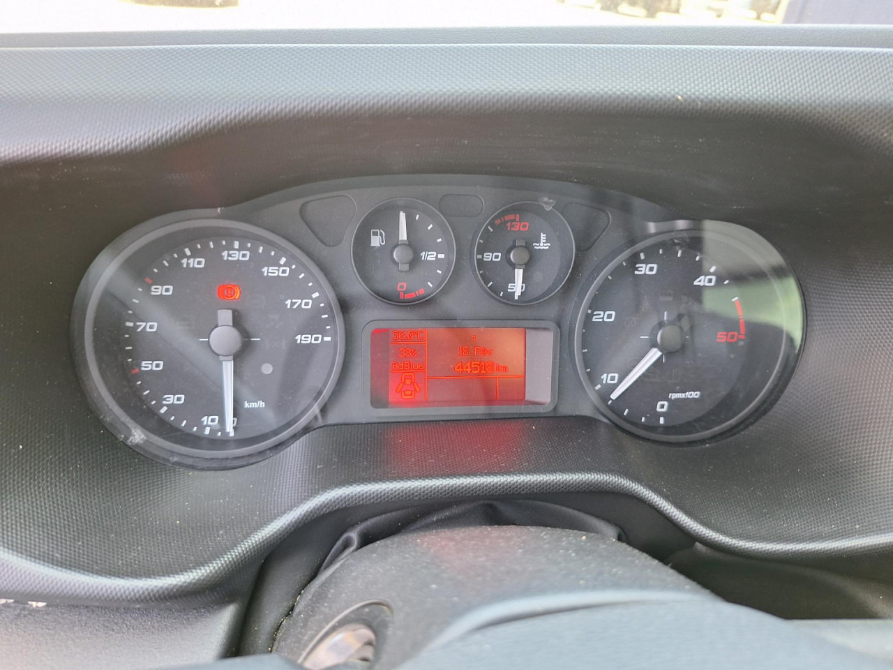 IVECO Daily 35 C 16 - Closed box van: picture 2 IVECO Daily 35 C 16 - Closed box van: picture 2