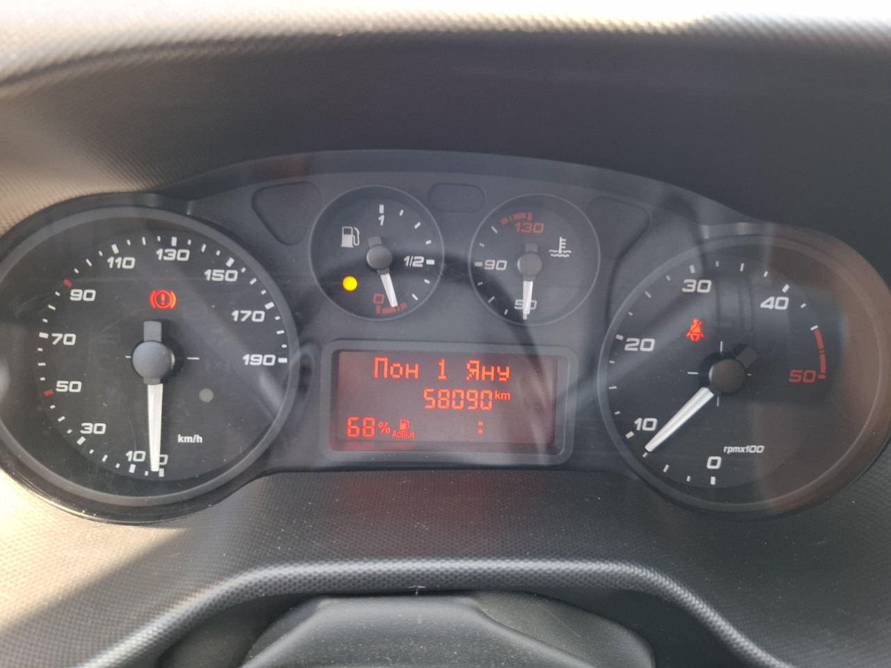 IVECO Daily 35C16H3.0 box/lift - Closed box van: picture 4 IVECO Daily 35C16H3.0 box/lift - Closed box van: picture 4