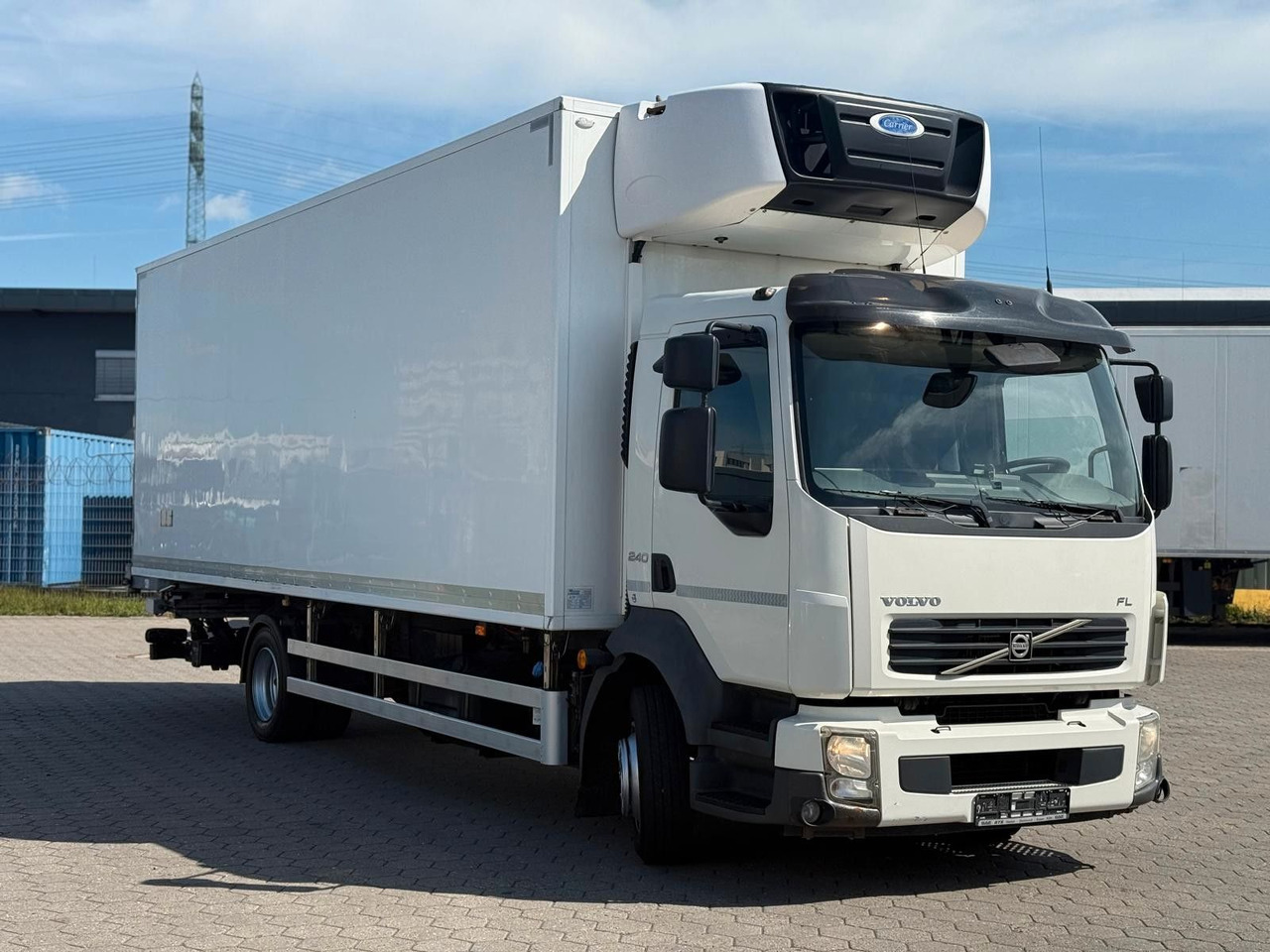Volvo FL 240 Carrier Easy Cold+Hebebühne - Refrigerated truck: picture 2 Volvo FL 240 Carrier Easy Cold+Hebebühne - Refrigerated truck: picture 2