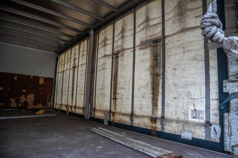 Curtain side truck Iveco EUROCARGO 160E25: picture 7