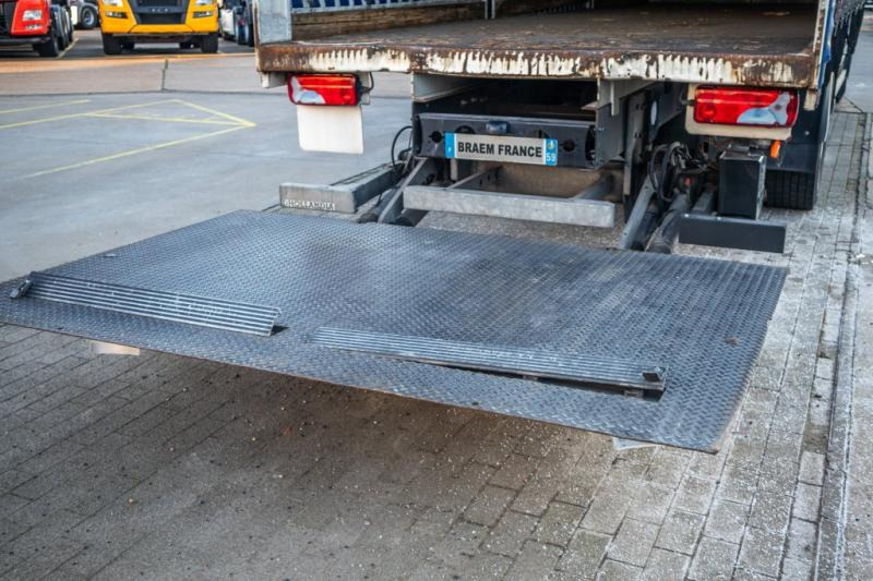 MAN TGM 18.340 BL+DHOLLANDIA - Curtain side truck: picture 5 MAN TGM 18.340 BL+DHOLLANDIA - Curtain side truck: picture 5