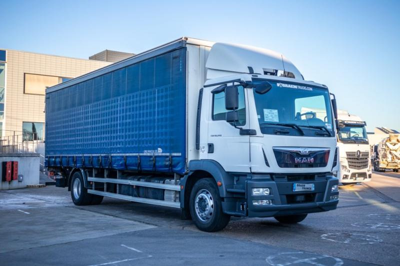 MAN TGM 18.340 BL+DHOLLANDIA - Curtain side truck: picture 2 MAN TGM 18.340 BL+DHOLLANDIA - Curtain side truck: picture 2