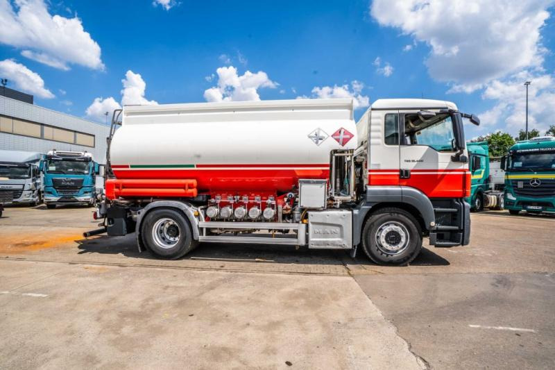 MAN TGS 18.400 // CUVE ALU MAGYAR 13.500L + 5 COMP - Tanker truck: picture 3 MAN TGS 18.400 // CUVE ALU MAGYAR 13.500L + 5 COMP - Tanker truck: picture 3