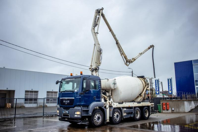 MAN TGS 35.400 BB+STETTER8M³+SCHWING21M - Concrete pump truck: picture 1 MAN TGS 35.400 BB+STETTER8M³+SCHWING21M - Concrete pump truck: picture 1