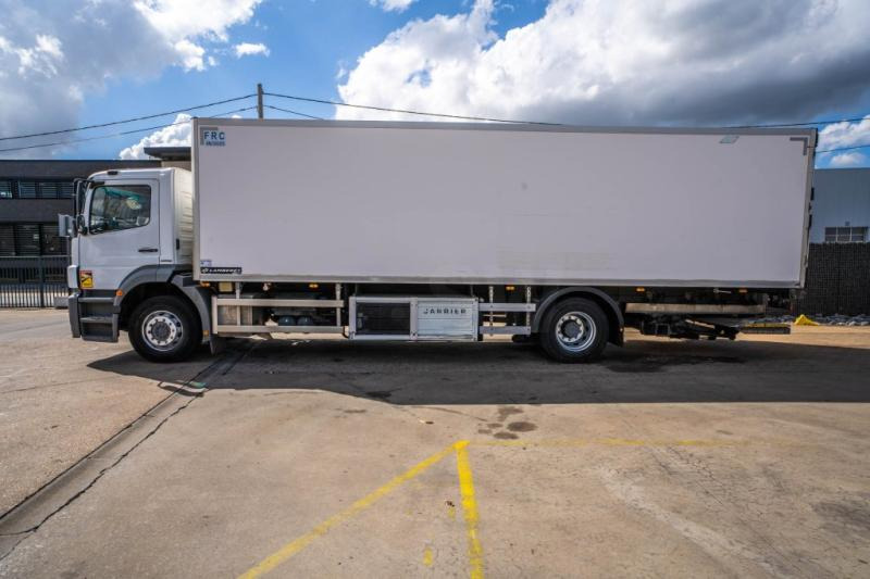 Refrigerated truck Mercedes AXOR 1829 BL-MP3 +CARRIER+DHOLLANDIA: picture 10 Refrigerated truck Mercedes AXOR 1829 BL-MP3 +CARRIER+DHOLLANDIA: picture 10