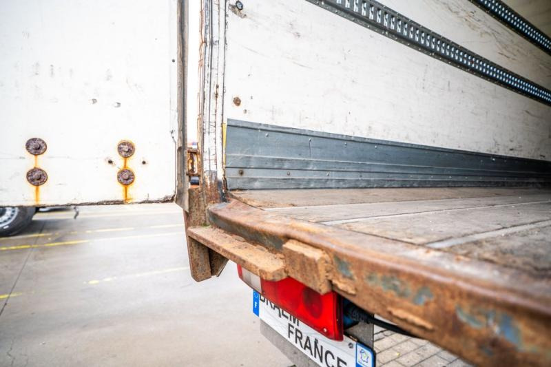 Leasing of Renault D 19 280 WIDE + DHOLLANDIA 3 T. Renault D 19 280 WIDE + DHOLLANDIA 3 T.: picture 10 Leasing of Renault D 19 280 WIDE + DHOLLANDIA 3 T. Renault D 19 280 WIDE + DHOLLANDIA 3 T.: picture 10