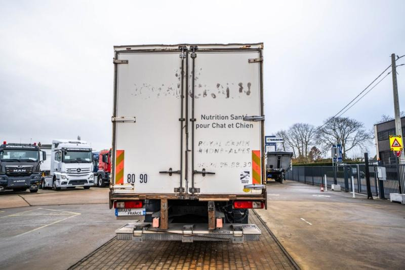 Renault D 19 280 WIDE + DHOLLANDIA 3 T. - Box truck: picture 4 Renault D 19 280 WIDE + DHOLLANDIA 3 T. - Box truck: picture 4