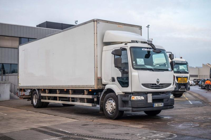 Renault MIDLUM 270 DXI (18t.)+DHOLLANDIA 2T. - Box truck: picture 2 Renault MIDLUM 270 DXI (18t.)+DHOLLANDIA 2T. - Box truck: picture 2