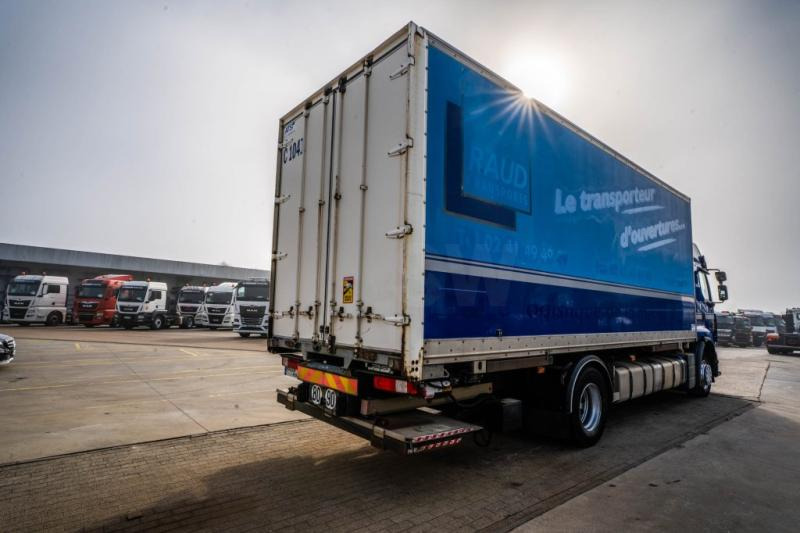 Renault PREMIUM 380 DXI+ DHOLLANDIA - Curtain side truck: picture 4 Renault PREMIUM 380 DXI+ DHOLLANDIA - Curtain side truck: picture 4
