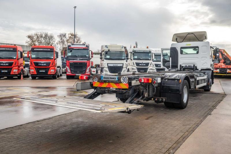 Renault PREMIUM D WIDE 320 DXI - Container transporter/ Swap body truck: picture 5 Renault PREMIUM D WIDE 320 DXI - Container transporter/ Swap body truck: picture 5