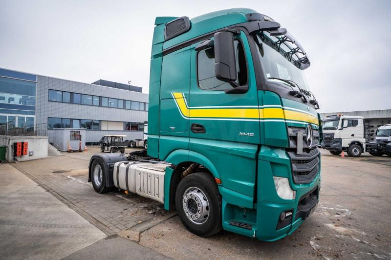 Mercedes ACTROS 1845 LS - Tractor unit: picture 2 Mercedes ACTROS 1845 LS - Tractor unit: picture 2