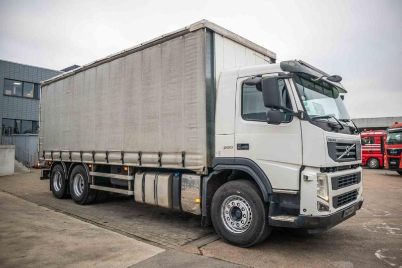 Volvo FM 330+10 pneus/tires-intarder - Curtain side truck: picture 2 Volvo FM 330+10 pneus/tires-intarder - Curtain side truck: picture 2
