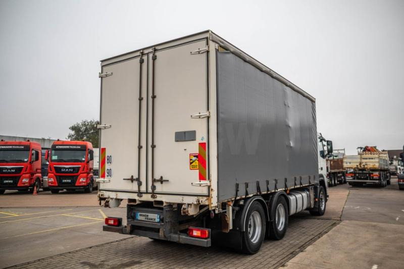 Volvo FM 330-6x2-E5+10 pneus/tires - Curtain side truck: picture 3 Volvo FM 330-6x2-E5+10 pneus/tires - Curtain side truck: picture 3
