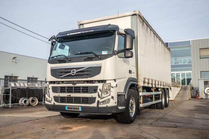 Volvo FM330-6x2-10 pneus/tires-intarder - Curtain side truck: picture 5 Volvo FM330-6x2-10 pneus/tires-intarder - Curtain side truck: picture 5