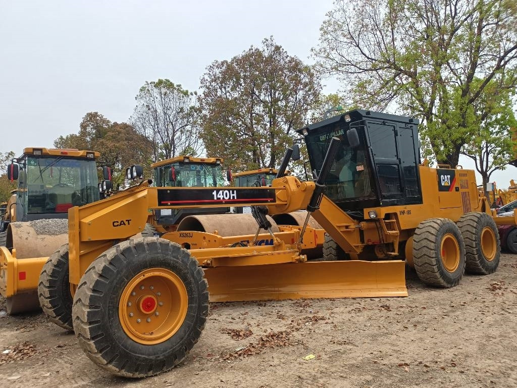 CAT 140 - Crawler excavator: picture 1 CAT 140 - Crawler excavator: picture 1