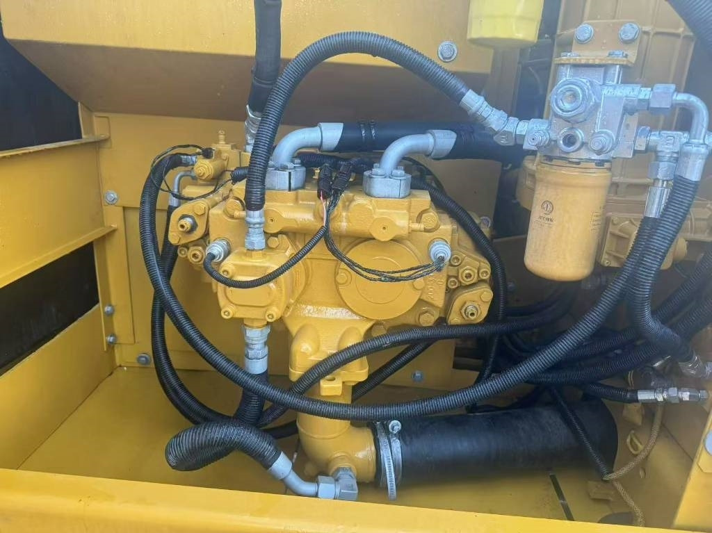 New Crawler excavator CAT 320 C: picture 9