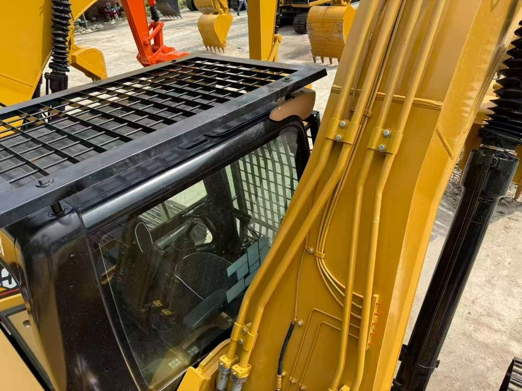 CAT 324 - Crawler excavator: picture 4 CAT 324 - Crawler excavator: picture 4