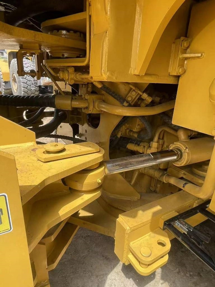 CAT 966 - Wheel excavator: picture 3 CAT 966 - Wheel excavator: picture 3