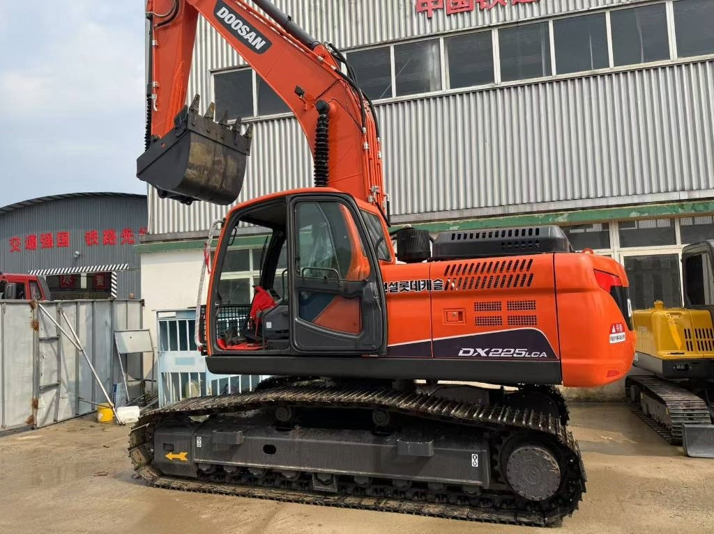 Doosan DX 225 LCA - Crawler excavator: picture 1 Doosan DX 225 LCA - Crawler excavator: picture 1