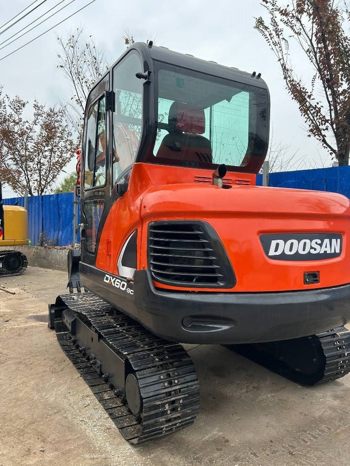 Doosan DX 60 - Mini excavator: picture 2 Doosan DX 60 - Mini excavator: picture 2