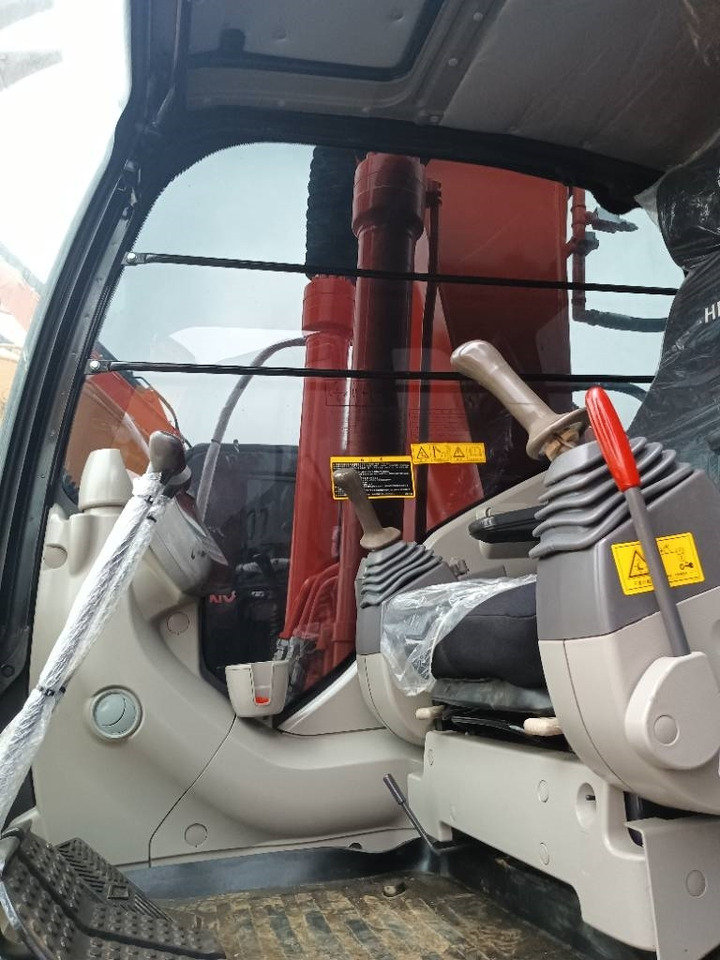 Hitachi ZX 200  - Crawler excavator: picture 3 Hitachi ZX 200  - Crawler excavator: picture 3