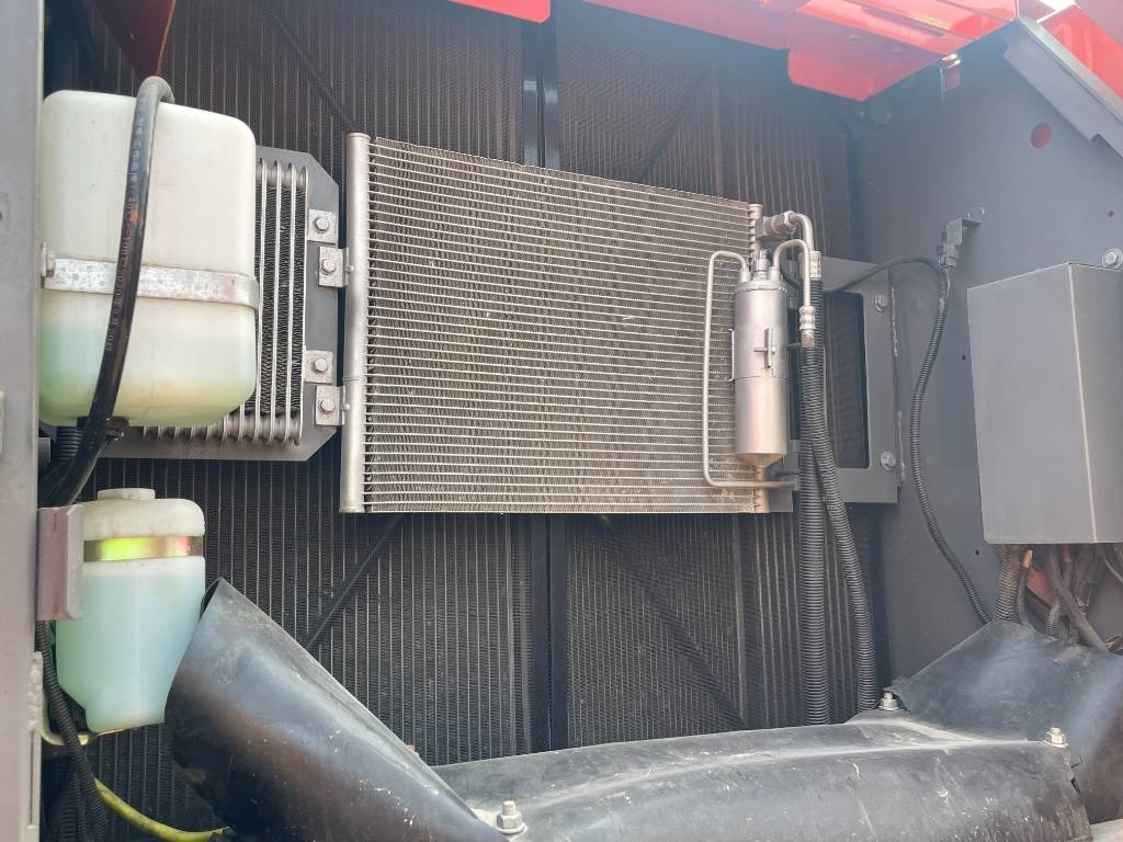 Hitachi ZX 210  - Crawler excavator: picture 3 Hitachi ZX 210  - Crawler excavator: picture 3