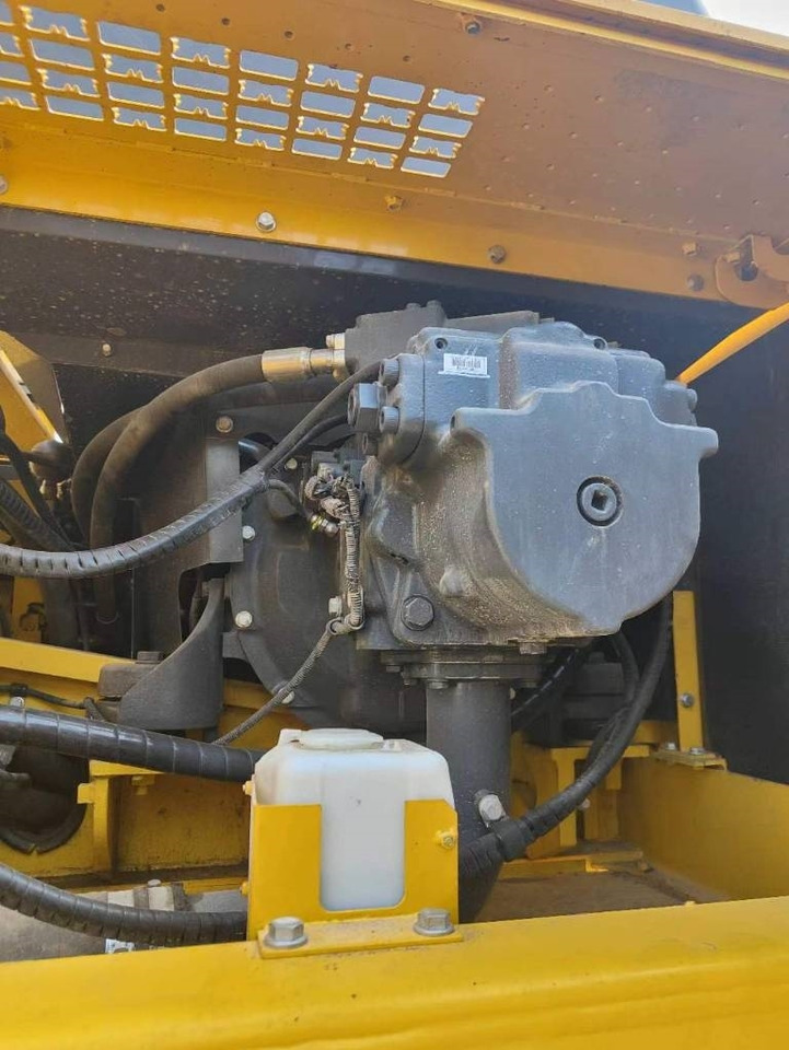 Komatsu PC 450 - Crawler excavator: picture 3 Komatsu PC 450 - Crawler excavator: picture 3