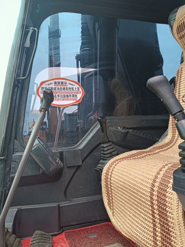 New Crawler excavator Volvo EC 240: picture 8