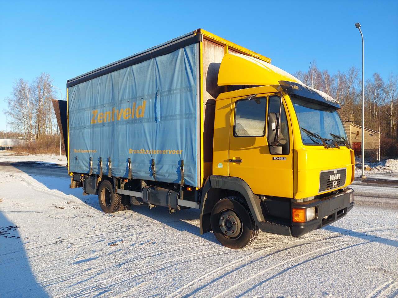 MAN - Curtain side truck: picture 2 MAN - Curtain side truck: picture 2